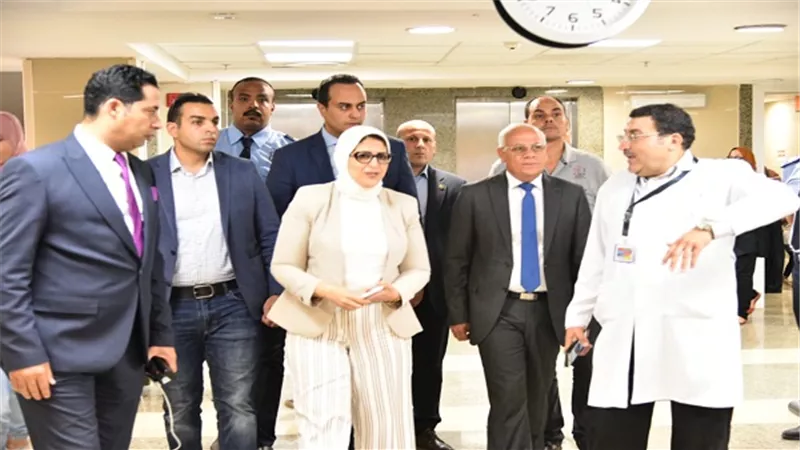 وزيرة الصحة تتفقد مستشفى السلام بورسعيد ورمد بورسعيد وتطلع على بروتوكولات علاج المرضى