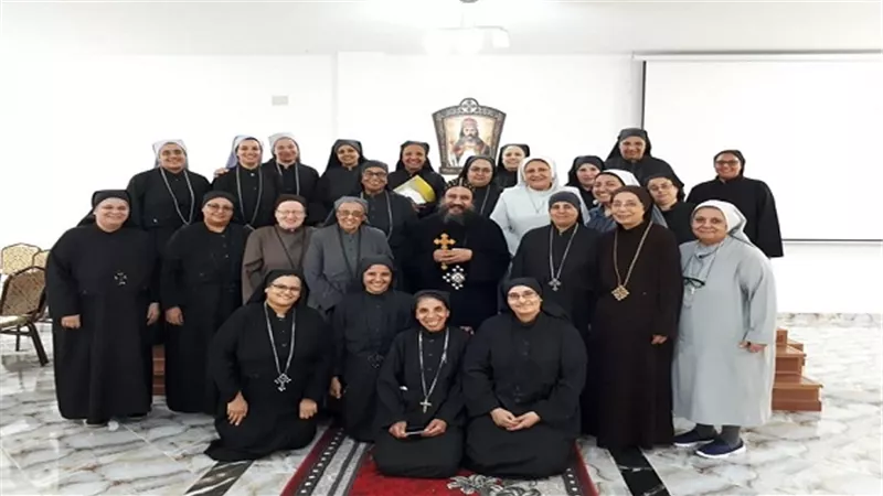أسقف السويس يعقد اللقاء الأول لـ 