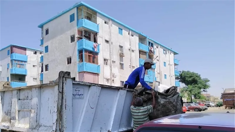 بدء عمل منظومة جمع القمامة من المنازل بالسويس