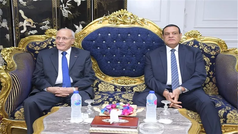 اللواء هشام آمنة يستقبل اللواء دكتور محمد العصار  وزير الدولة للإنتاج الحربى