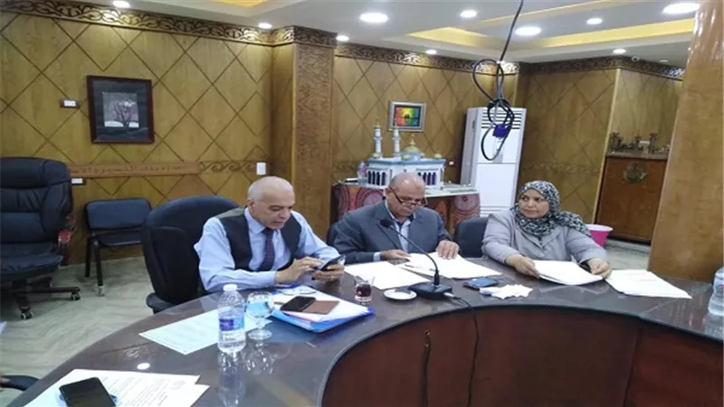 عجلان يجتمع بمديري ومسؤلي المدارس الرسمية للغات للاستعداد للعام الدراسي الجديد 
