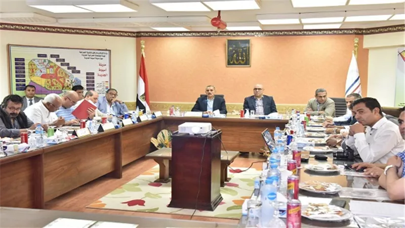 وزير الإسكان ومحافظ أسيوط يتفقدان مشروع الإسكان الاجتماعي وبعض الخدمات بمدينة أسيوط الجديدة والرحاب