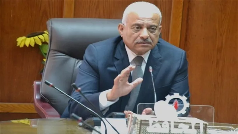 محافظ السويس يستبعد مديرة مدرسة لمخالفتها تعليمات تلقى تبرعات