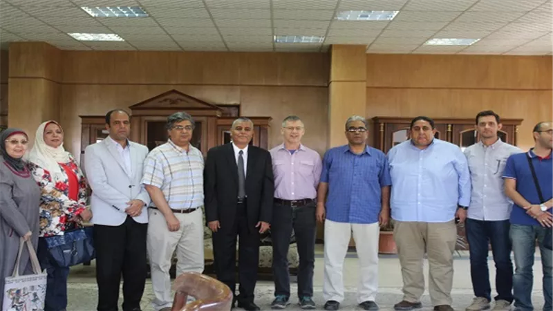 رئيس جامعة جنوب الوادي يستقبل وفد الوكالة الأمريكية للتنمية الدولية والاقتصادية