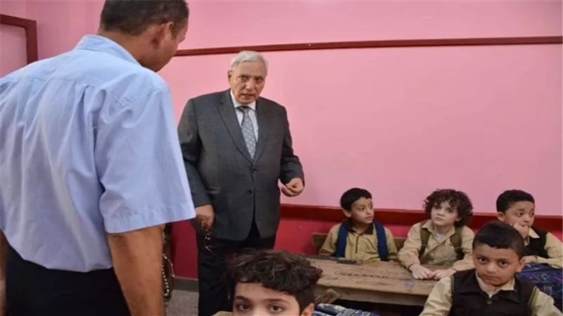 محافظ الدقهلية في جولة بالمدارس: ايقاف مدير مدرسة نبروه الإعدادية عن العمل واحالته للتحقيق 