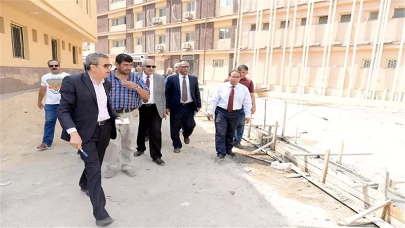 رئيس الجامعة يتابع أعمال الصيانة والتجديدات بمبانى المدن الجامعية استعدادا للعام الدراسى الجديد 