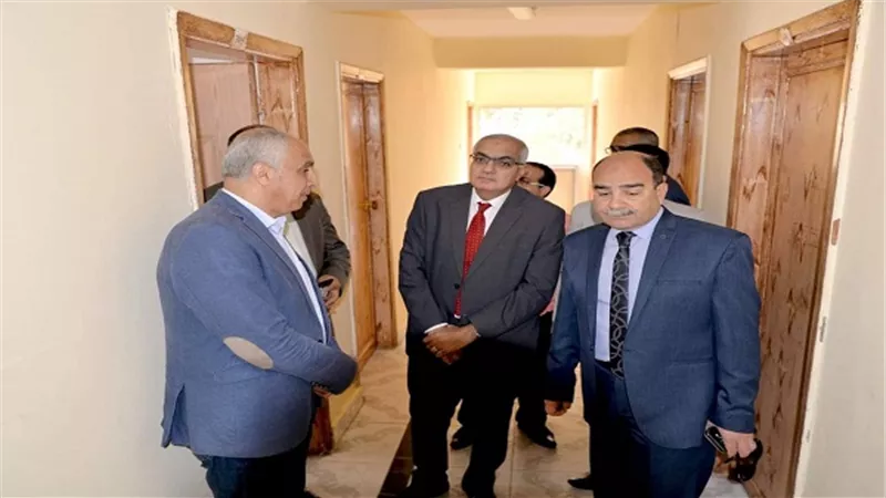 بالصور.. رئيس جامعة المنصورة يتفقد أعمال الصيانة والتطوير بفندق دارالضيافة والمؤتمرات