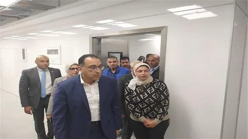 رئيس الوزراء يتفقد مركز الخدمات اللوجيستية بجمارك بورسعيد