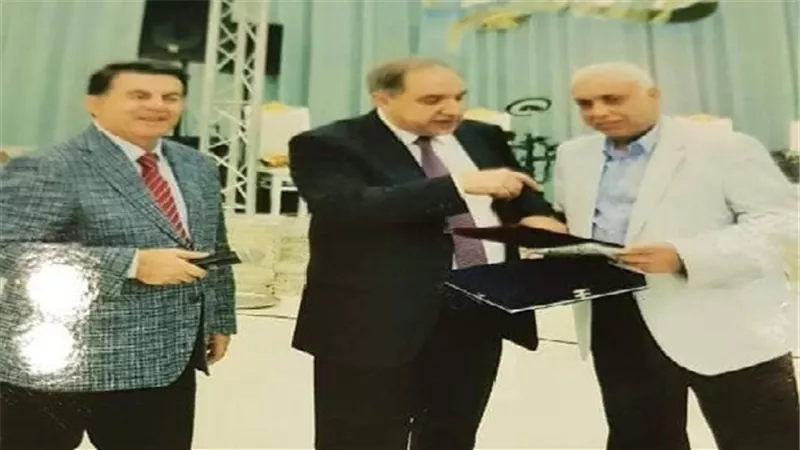 بالصور.. عبدالوهاب يحصل على الدبلومة الفخرية من المجلس الاعلى للبحث العلمى وجمعية الجهاز الهضمي بأذربيجان 