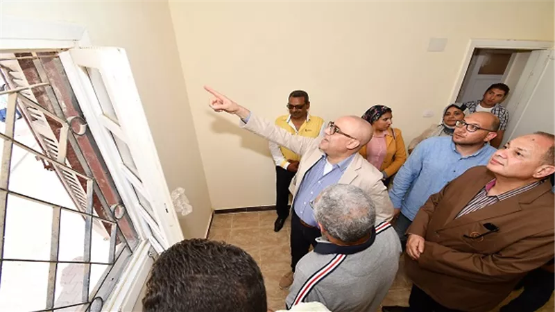 وزير الإسكان ومحافظ الفيوم يختتمان جولتهما بالمحافظة بتفقد وحدات 