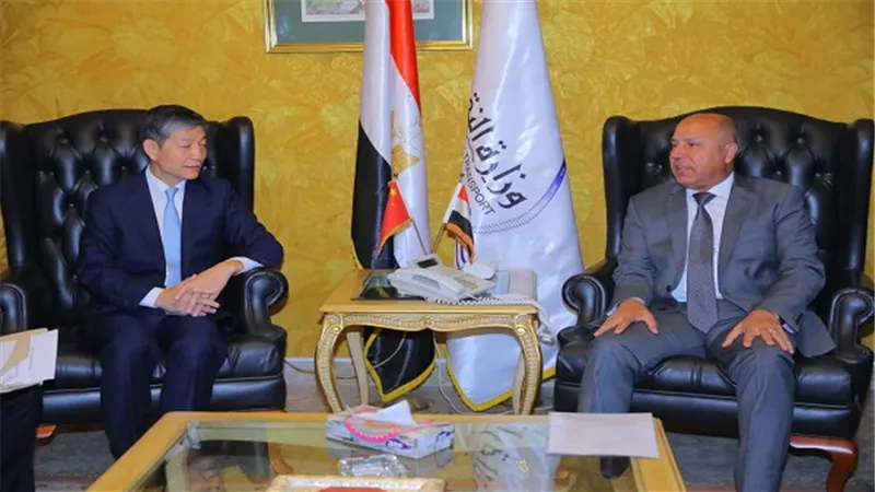 وزير النقل يبحث مع سفير الصين بالقاهرة دعم التعاون المشترك في مجالات النقل المختلفة