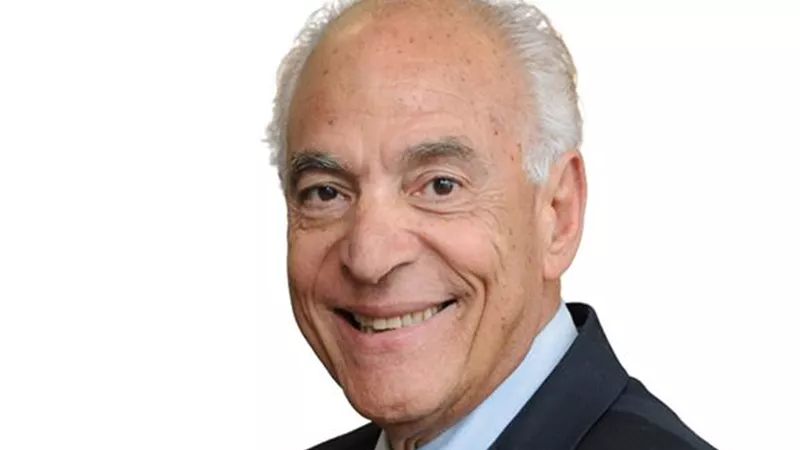 مفتي الجمهورية يهنئ العالم المصري الكبير الدكتور فاروق الباز لإطلاق اسمه على كويكب بالفضاء