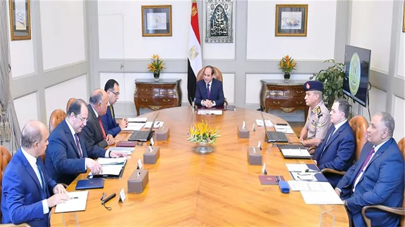 تفاصيل اجتماع الرئيس السيسي مع رئيس الوزراء ووزراء الدفاع والخارجية والداخلية ورئيسي المخابرات العامة والرقابة الإدارية