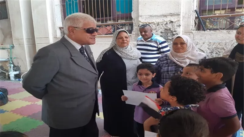 رئيس حى البساتين يتفقد مدرسة السيدة خديجة الرسمية للغات بالمعراج
