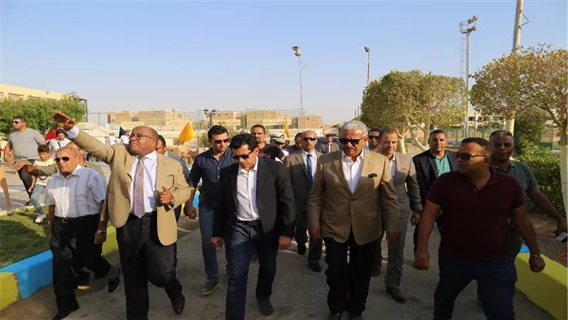  وزير الرياضة يتفقد نادي منتخب السويس وشباب فيصل والكشافة البحرية