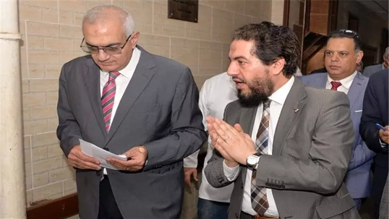 بالصور.. رئيس جامعة المنصوره في زياره تفقديه لمستشفى الأطفال الجامعي