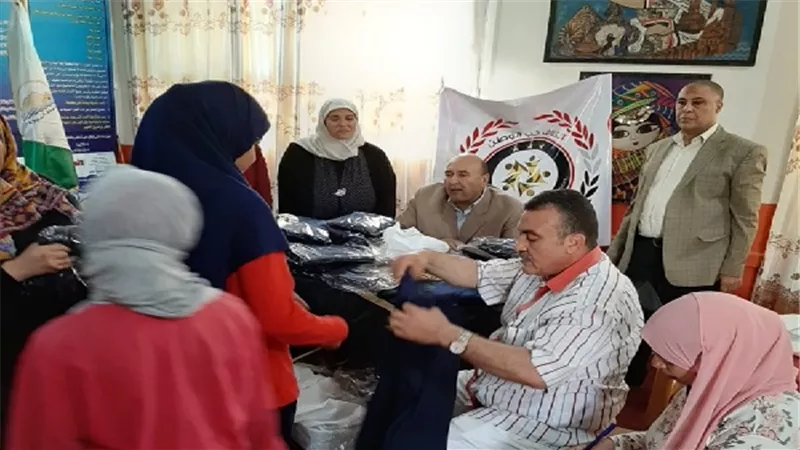 حب الوطن يوزع الجاكيت المدرسي على مدارس ابو النمرس .. اليوم