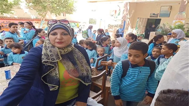 حب الوطن يوزع الجاكيت المدرسي على مدارس الطالبية و العمرانية.. اليوم