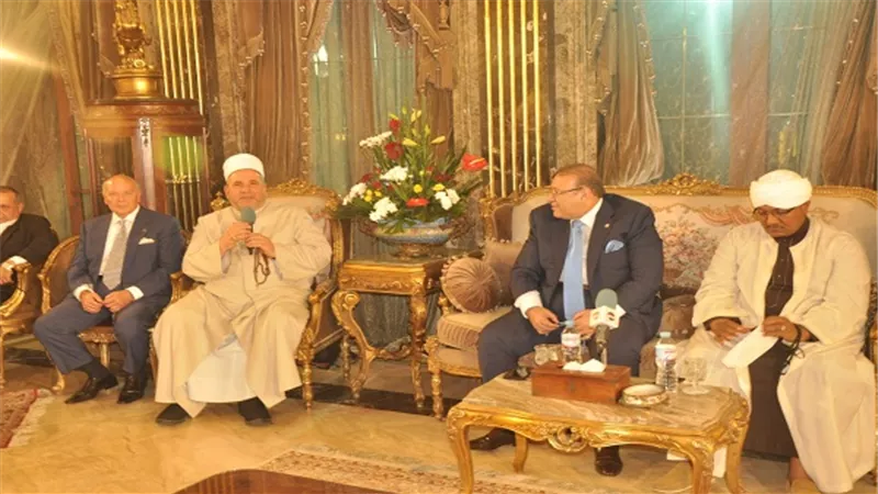 حسن راتب يحتفل بذكرى ميلاد المصطفى بحضور نخبة من المثقفين وأهل العلم بصالون المحور الثقافى 