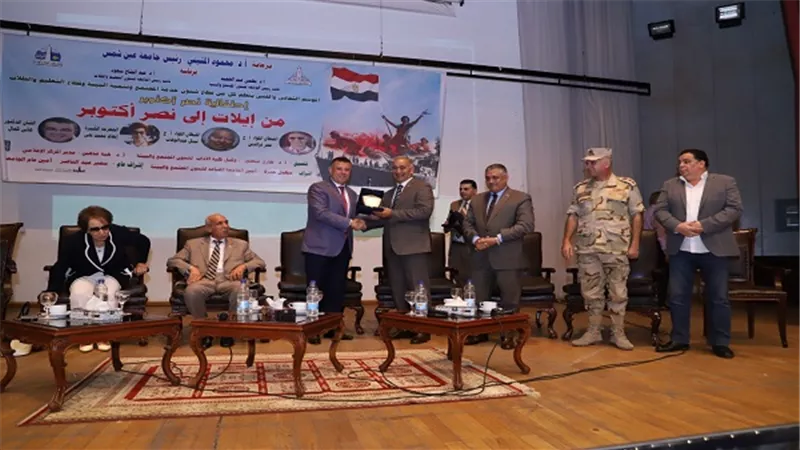 رئيس جامعة عين شمس يكرم ابطال ايلات