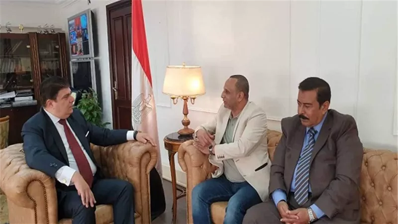 حسين زين يلتقى نقيب المهن السينمائية 