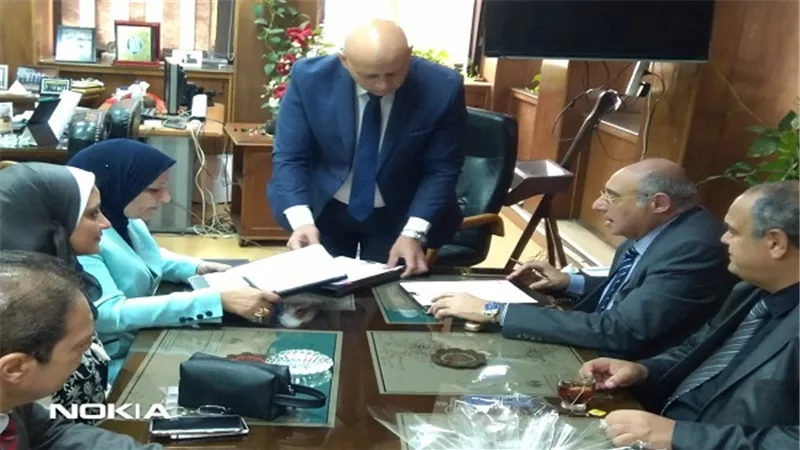 عقدين بالمصرية لنقل الكهرباء بــ 656 مليون جنيه لإضافة (101) محول كهربائى جديد 
