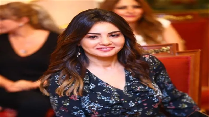 دينا فؤاد فى ظهور خاص بصالون المحور بمناسبة  19 عام