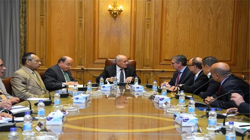 العصار يبحث مع شركة 