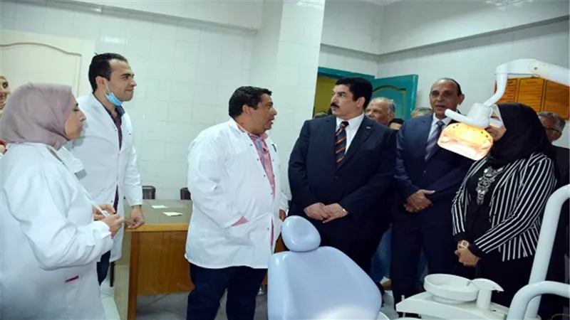 محافظ القليوبية يتفقد القافلة الطبية البشرية والبيطرية التي تنظمها كلية طب الزقازيق 