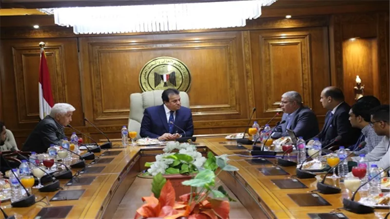 وزير التعليم العالي يستعرض خطة عمل اللجنة الإعلامية للاتحاد الرياضي المصري للجامعات