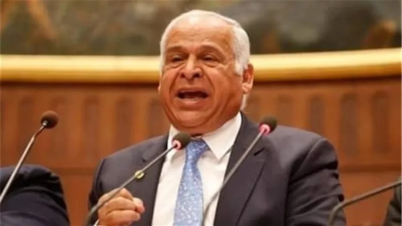 بعد استمرار انقطاع المياه عن برج العرب.. فرج عامر يهدد باستجواب الحكومة