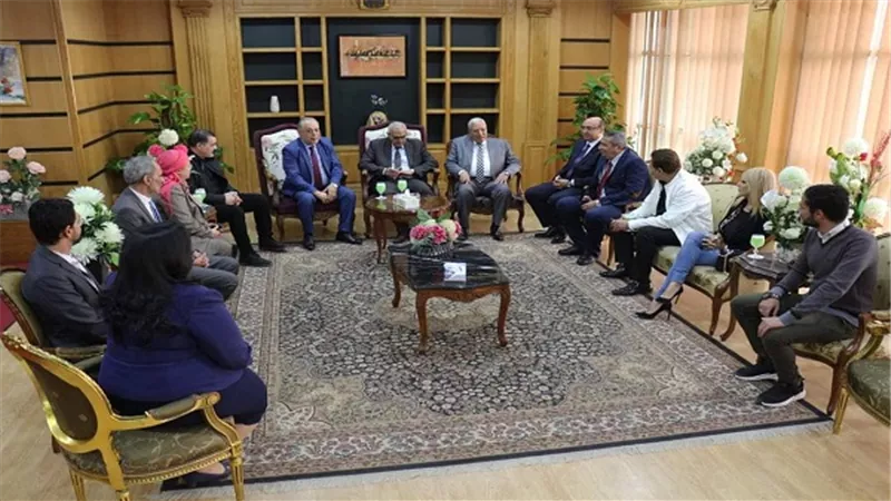 بالصور.. رئيس جامعة المنصورة يوقع برتوكول تعاون مع  نقيب الممثلين ورئيس أكاديمية الفنون