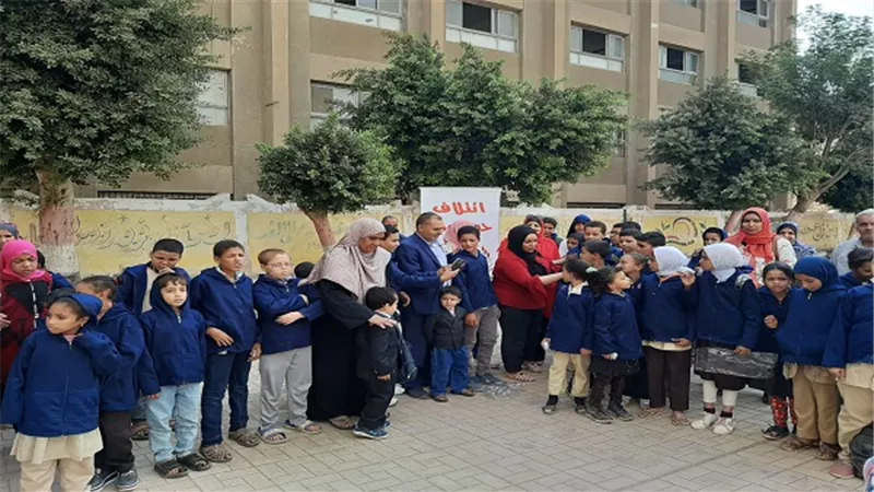 حب الوطن يواصل العطاء بتوزيع الجاكيت المدرسي لـ 23 مدرسة بالعياط.. اليوم
