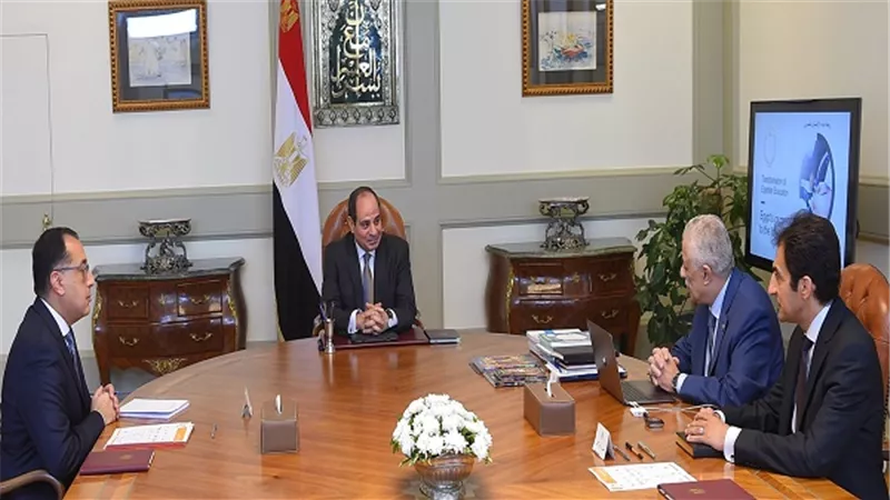 الرئيس السيسي يجتمع مع رئيس الوزراء ووزير التربية والتعليم والتعليم الفني