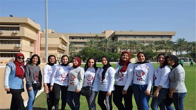 «بتشيرتات الأهلي والزمالك».. طلاب مجمع الصناعات في يوم ترفيهي رياضي