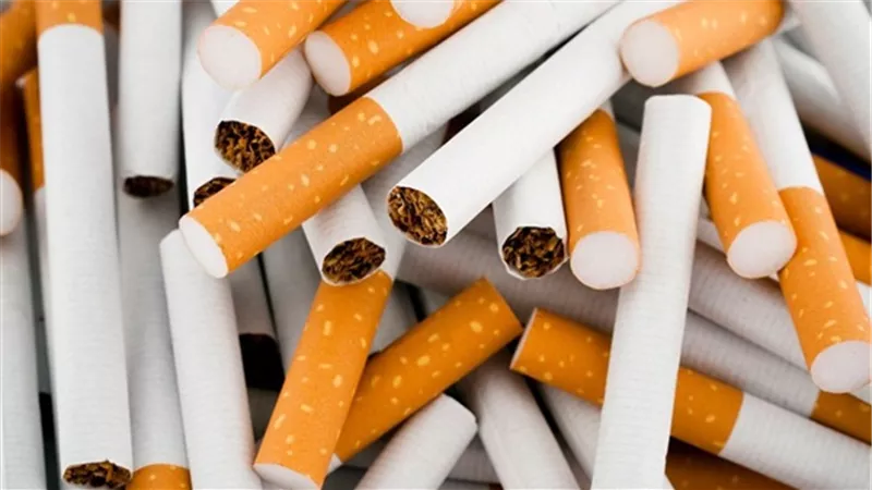 الحكومة تحسم الجدل بشأن رفع أسعار السجائر 