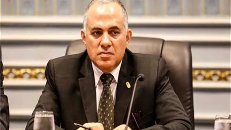 نائب يهدد وزير الرى بالجلسة العامة بالبرلمان