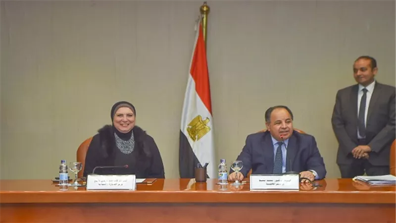 تكليف رئاسي بمساندة المصدرين لتعظيم القدرات الإنتاجية