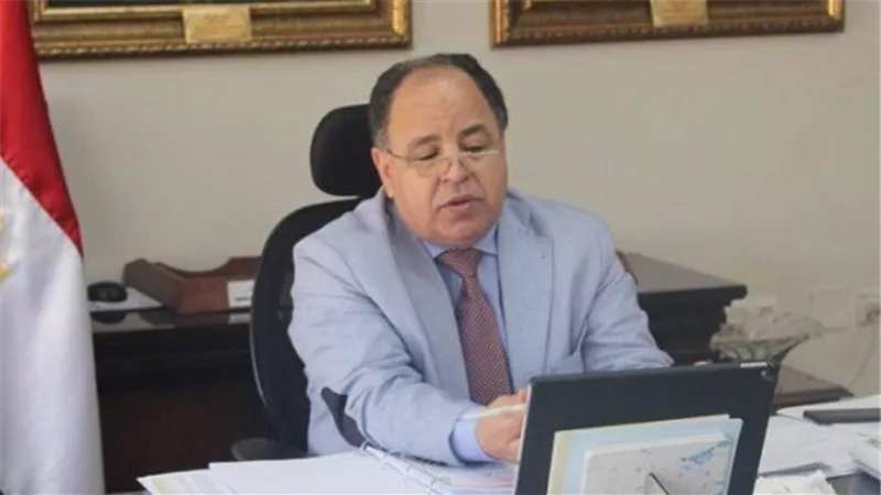 وزير المالية يصدر قرار بالتجديد لرئيس مصلحة الضرائب لمدة عام