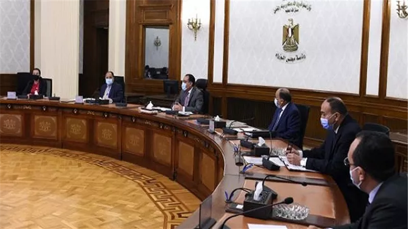 مدبولي يستعرض بدء تشغيل منظومة جمع القمامة فى 4 محافظات