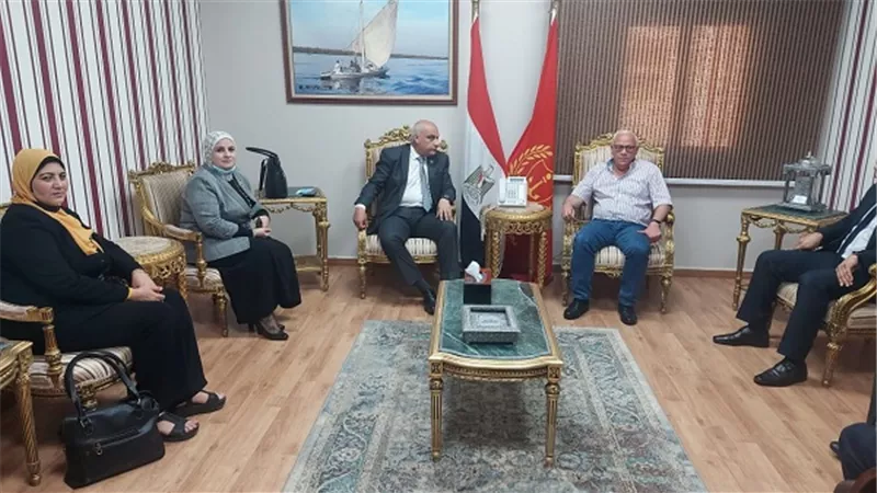 محافظ بورسعيد يلتقي رئيس قطاع الحسابات والمديريات  بوزارة المالية