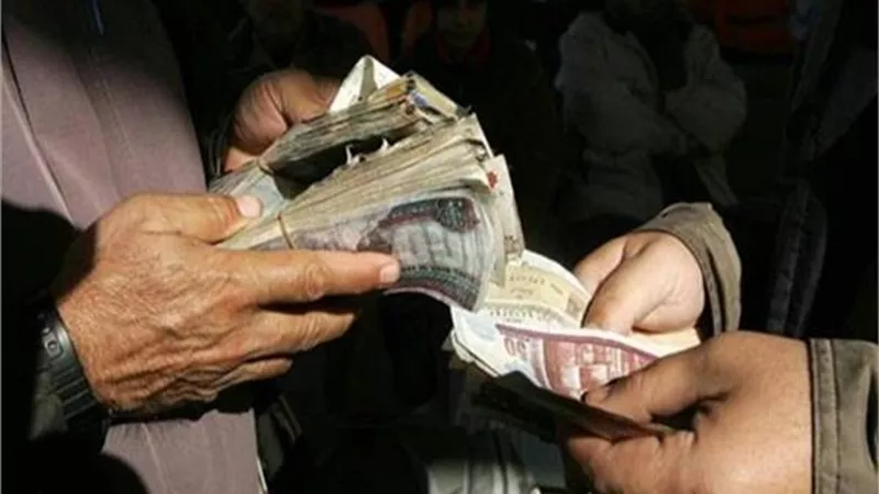 تفاصيل التحقيق مع موظف لاتهامه باختلاس مبالغ مالية من فواتير السداد 