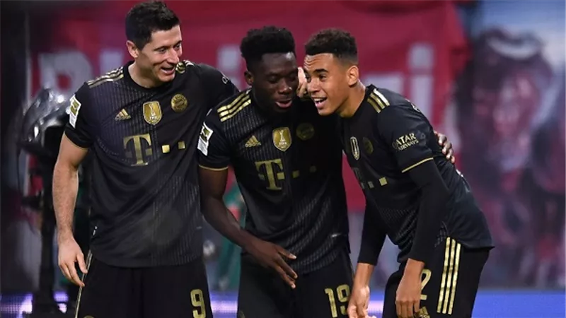 18 لاعباً فى قائمة بايرن ميونيخ استعداداً لدينامو كييف بدوري الأبطال