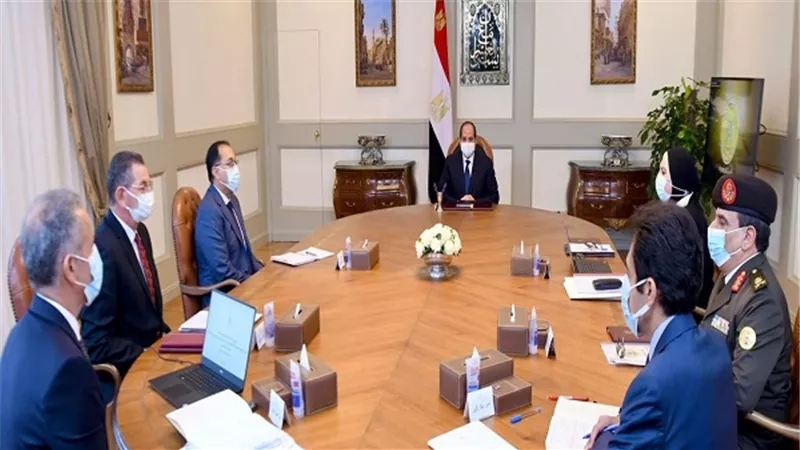 السيسي: التنسيق مع القطاع الخاص لإقامة مشروعات تستهدف توطين الصناعات