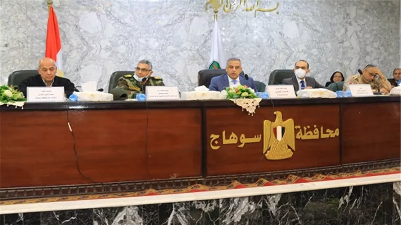 محافظ سوهاج يترأس الاجتماع الدوري لمناقشة الموقف التنفيذي لمشروعات المبادرة الرئاسية