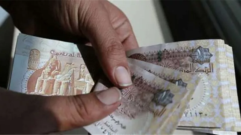 القصة الكاملة للتعويم الجديد للجنيه.. أسعار صادمة للدولار 