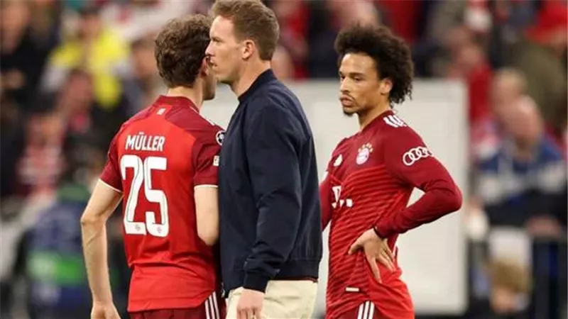 مدرب بايرن ميونخ يعلق على خروج فريقه من ربع نهائي دوري الأبطال
