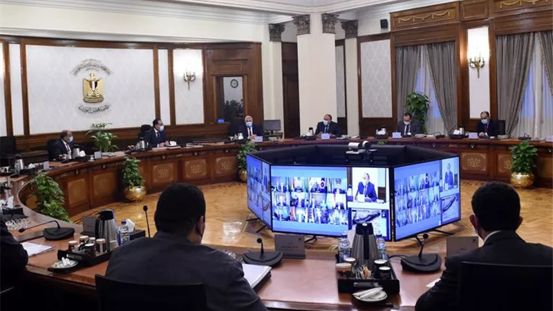 الحكومة: مد مظلة التأمين الصحى الشامل لعدد أكبر من غير القادرين
