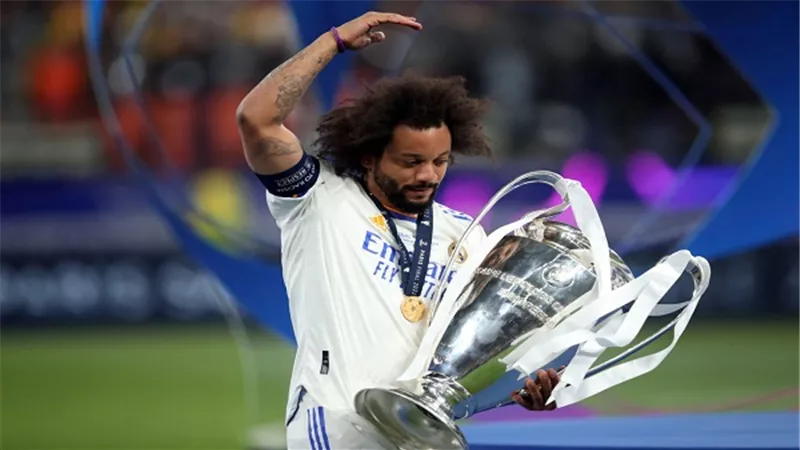 الأسطورة بيليه يهنئ مارسيلو وريال مدريد بلقب دوري أبطال أوروبا