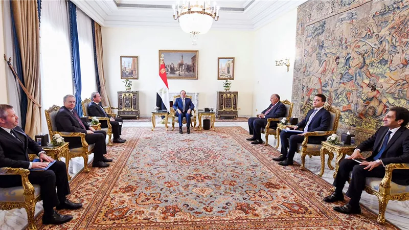 الرئيس السيسى للمفوض الأوروبى: موقفنا ثابت للوصول لاتفاق قانونى ملزم حول سد النهضة